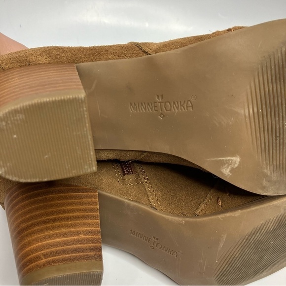 Minnetonka Women’s Melissa Bootie suede leather size 9 - Picture 8 of 9